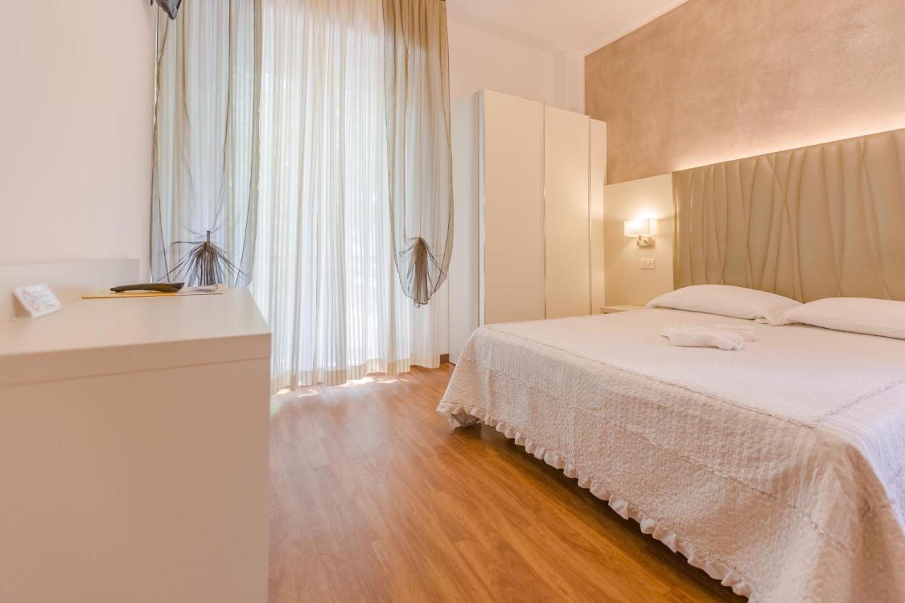 Hotel Bremen Rimini Exterior foto